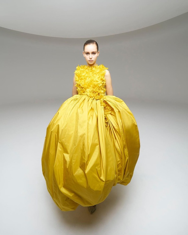 عرض مجموعة Giambattista Valli للأزياء الراقية 2020