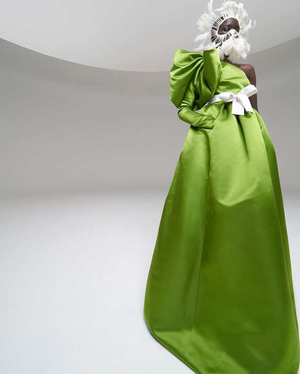 عرض مجموعة Giambattista Valli للأزياء الراقية 2020