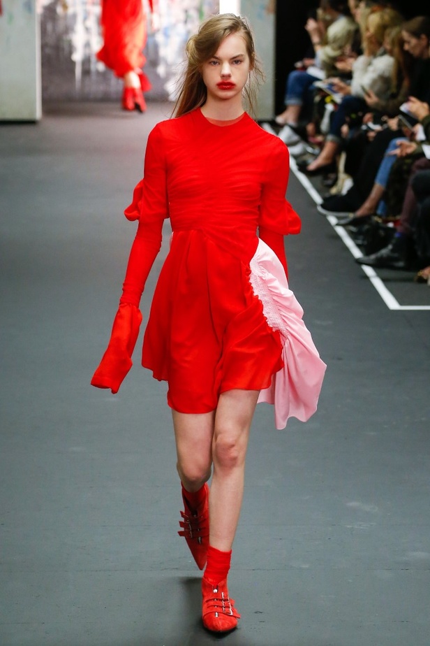 عرض أزياء برين لموسم خريف وشتاء 2017