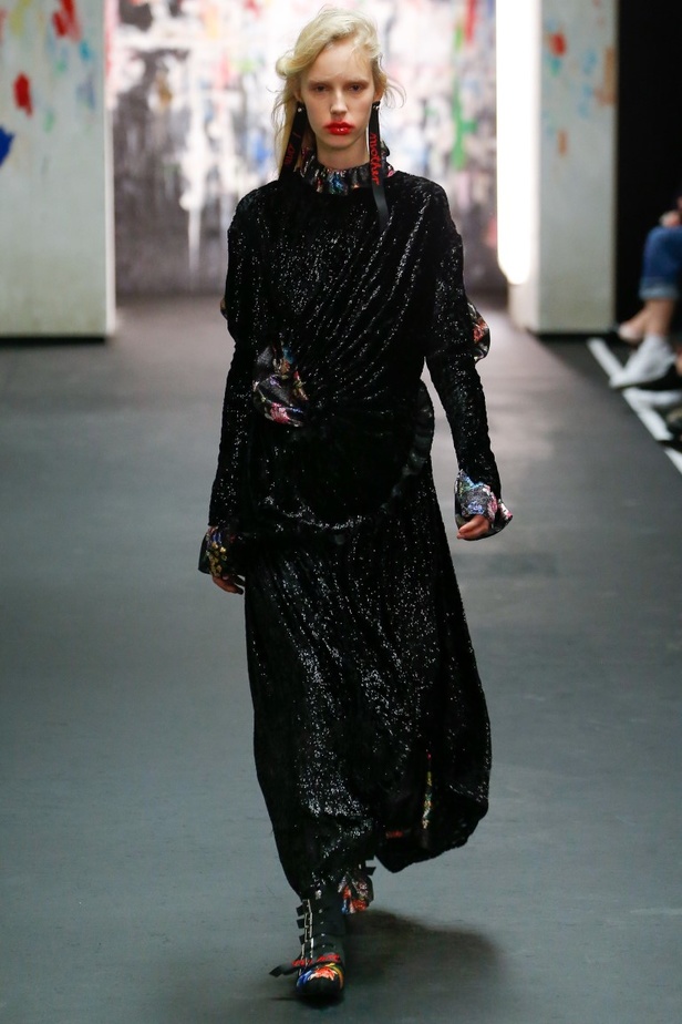 عرض أزياء برين لموسم خريف وشتاء 2017