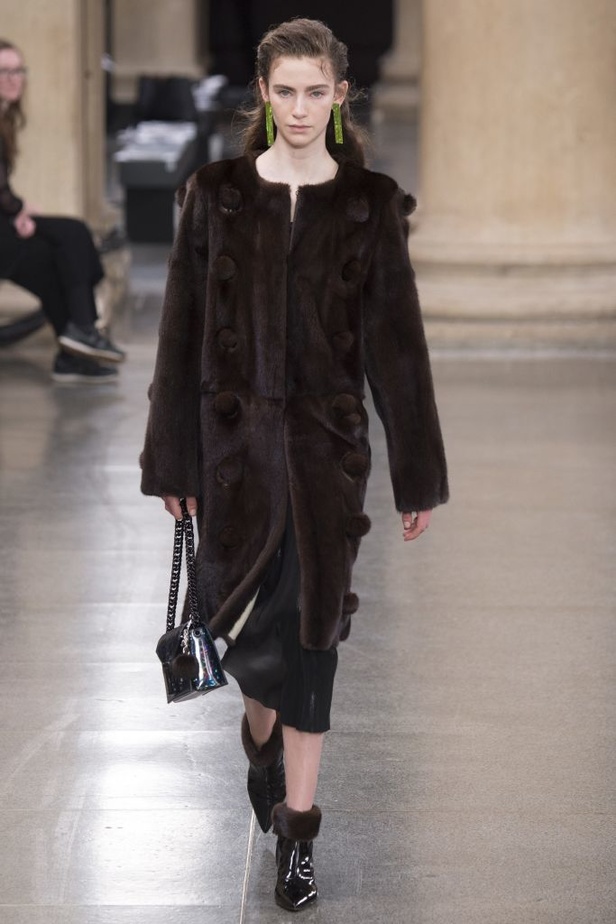 مجموعة كريستوفر كاين للألبسة الجاهزة لخريف و شتاء 2017