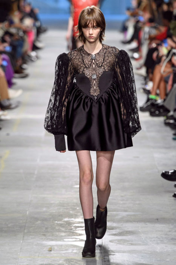 مجموعة Christopher Kane لخريف 2019