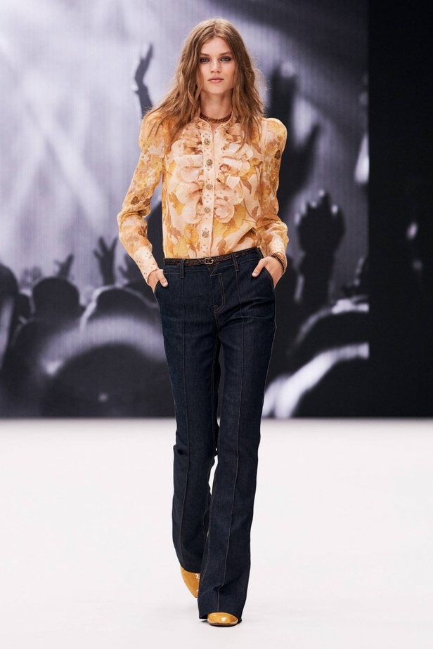 عرض ازياء مجموعة Zimmerman لصيحات موسم خريف وشتاء 2021 من اسبوع الموضة في نيويورك