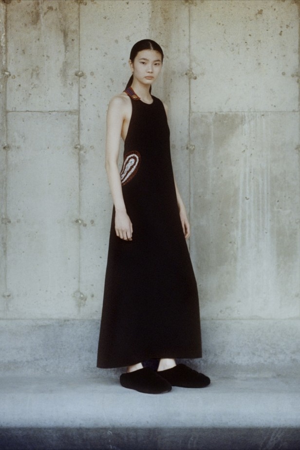 إيلا إمهوف تظهر للمرة الأولى في عرض أزياء Proenza Schouler 