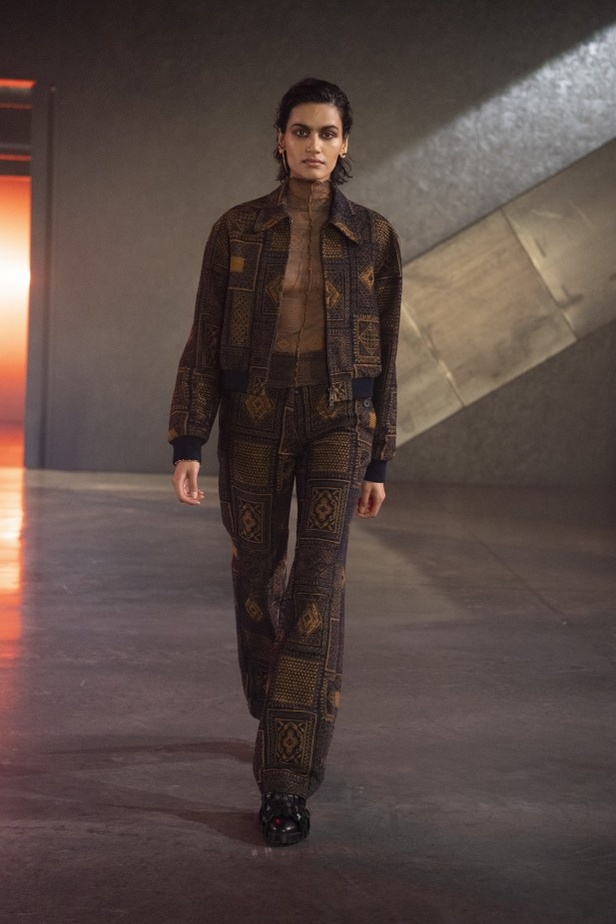 عرض أزياء مجموعة QASIMI لخريف وشتاء 2021 ضمن أسبوع الموضة في لندن