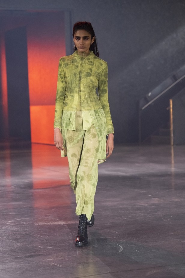 عرض أزياء مجموعة QASIMI لخريف وشتاء 2021 ضمن أسبوع الموضة في لندن