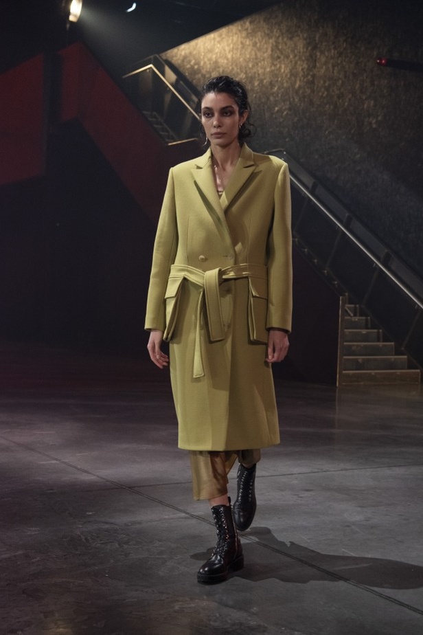 عرض أزياء مجموعة QASIMI لخريف وشتاء 2021 ضمن أسبوع الموضة في لندن