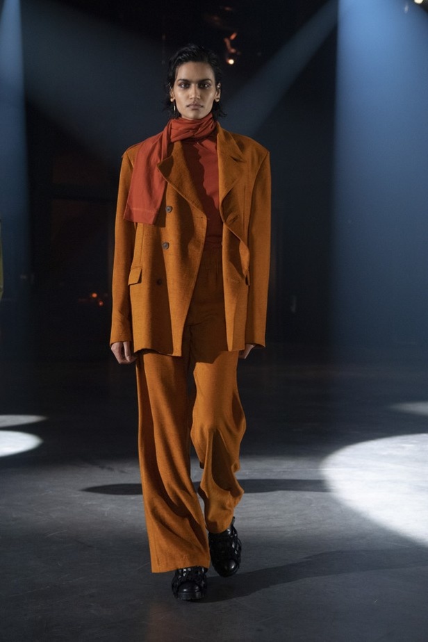 عرض أزياء مجموعة QASIMI لخريف وشتاء 2021 ضمن أسبوع الموضة في لندن