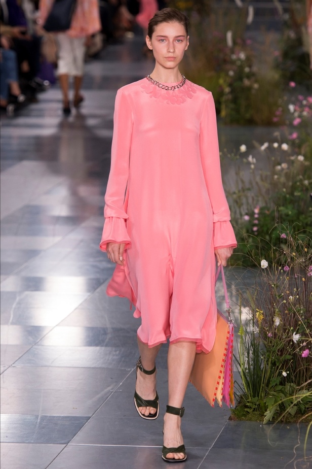 عرض أزياء "بول سميث" لموسم ربيع وصيف 2017