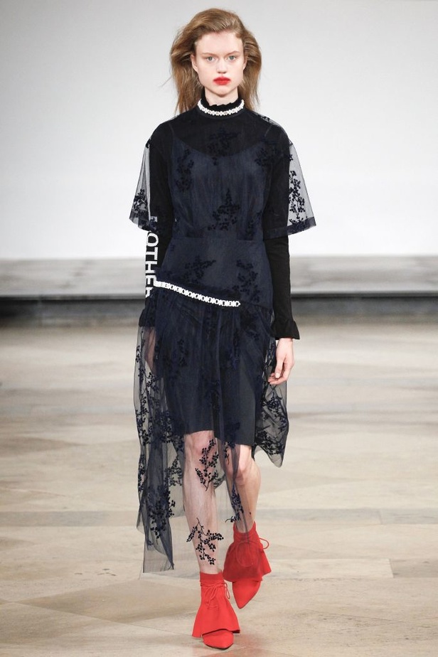 مجموعة Mother of Pearl  لربيع وصيف 2017