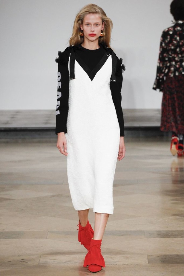 مجموعة Mother of Pearl  لربيع وصيف 2017