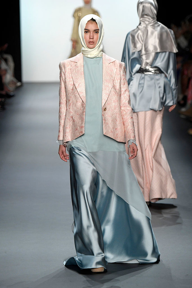 لأول مرة في التاريخ... عرض كامل للمحجبات في نيويورك!