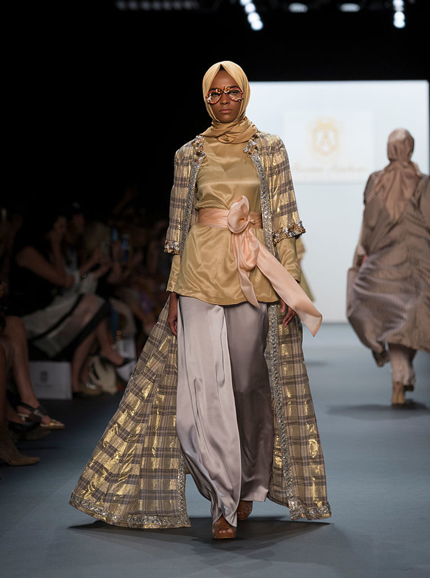 لأول مرة في التاريخ... عرض كامل للمحجبات في نيويورك!