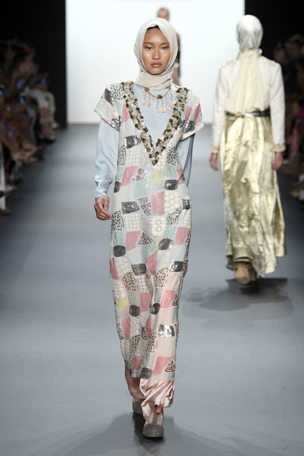 لأول مرة في التاريخ... عرض كامل للمحجبات في نيويورك!