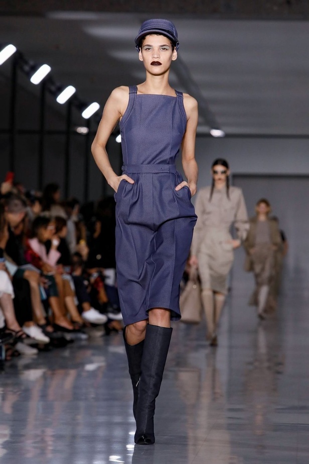 اسبوع الموضة في ميلان 2019 مجموعة MAX MARA للالبسة الجاهزة في ميلان لربيع وصيف 2020