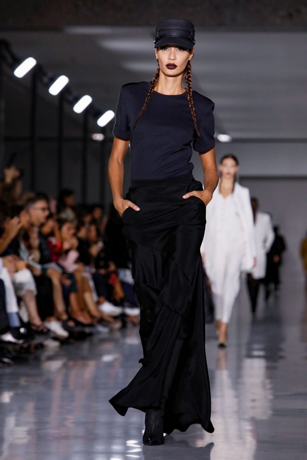 اسبوع الموضة في ميلان 2019 مجموعة MAX MARA للالبسة الجاهزة في ميلان لربيع وصيف 2020