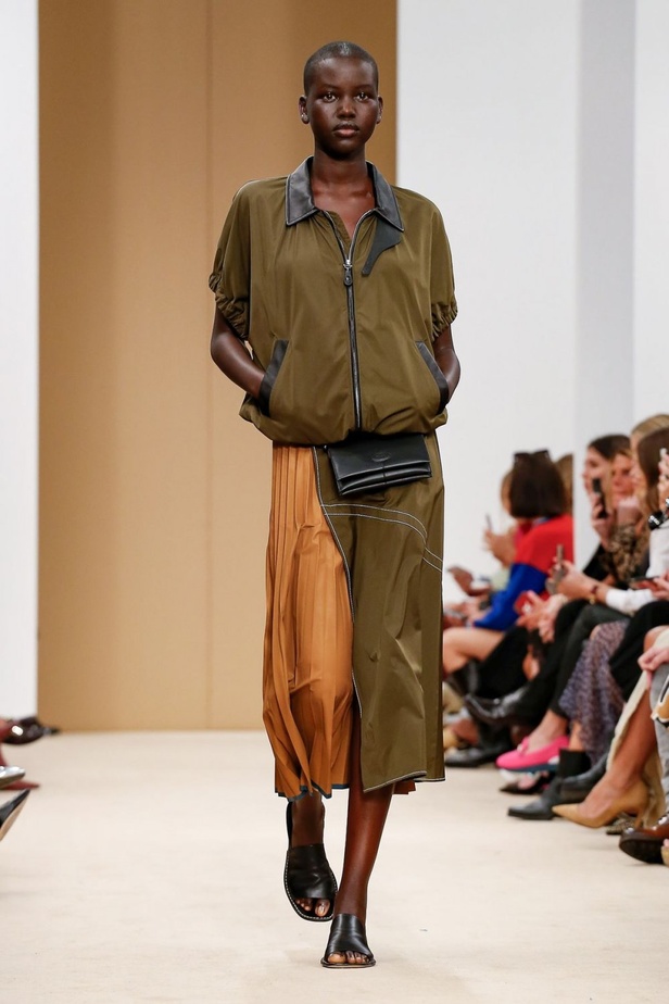 اسبوع الموضة في ميلان 2019 احذية TODS الفاخرة لربيع وصيف 2020