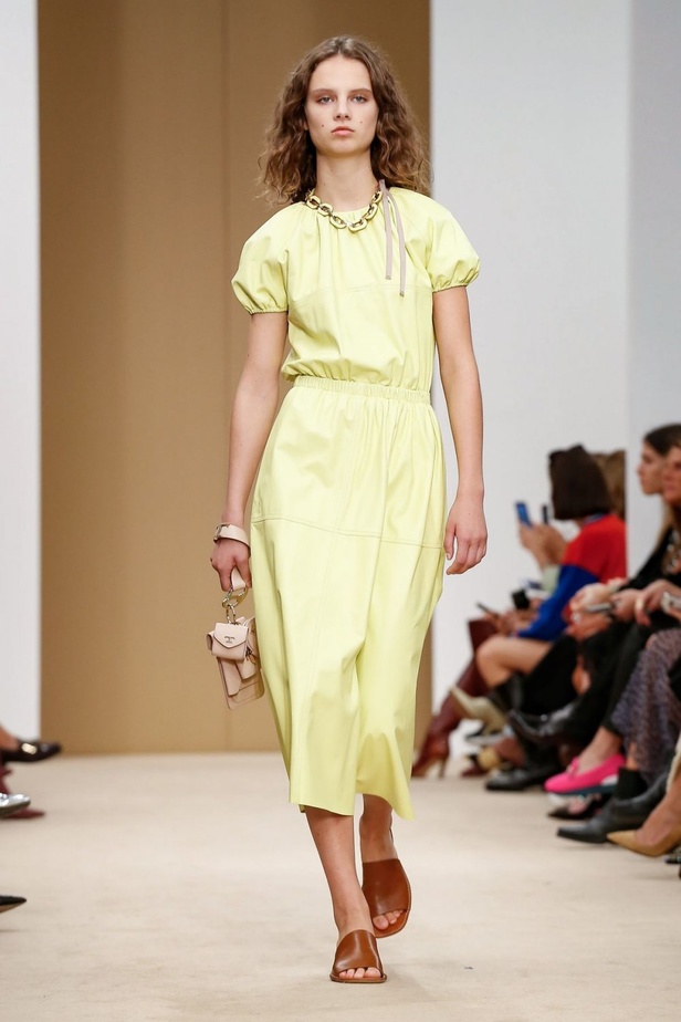 اسبوع الموضة في ميلان 2019 احذية TODS الفاخرة لربيع وصيف 2020