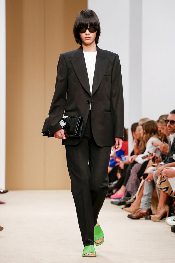 اسبوع الموضة في ميلان 2019 احذية TODS الفاخرة لربيع وصيف 2020