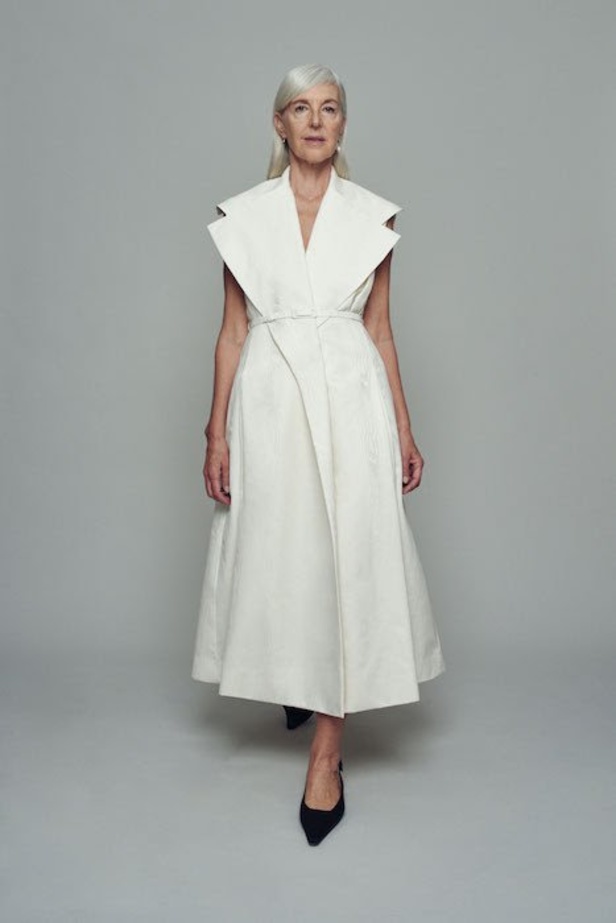 عرض ازياء مجموعة Emilia Wickstead ربيع وصيف 2021 من اسبوع لندن للموضة