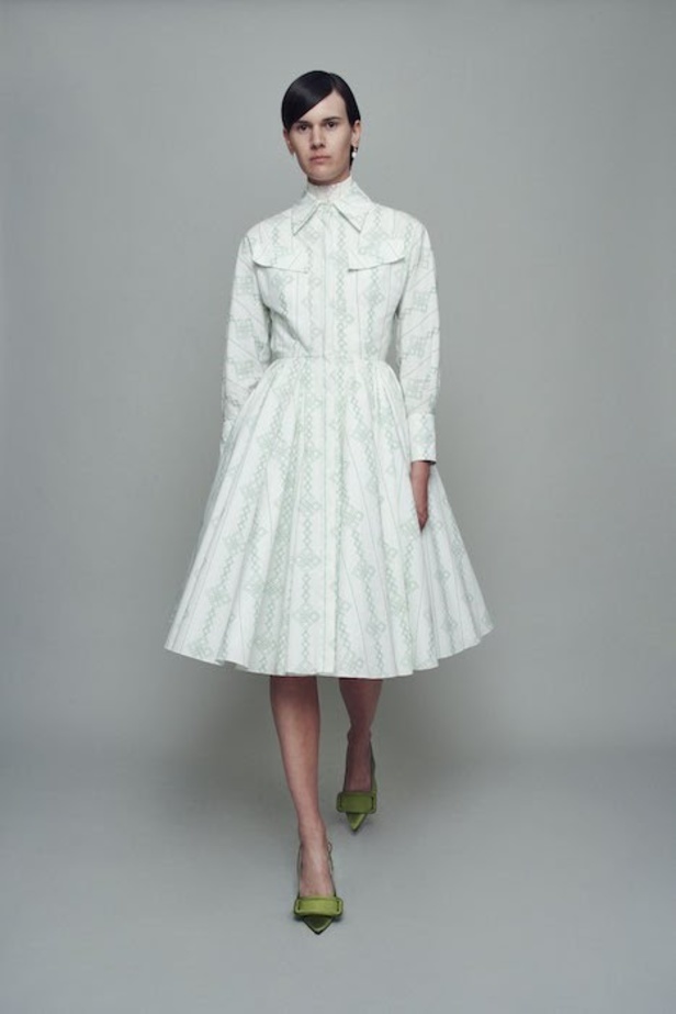 عرض ازياء مجموعة Emilia Wickstead ربيع وصيف 2021 من اسبوع لندن للموضة