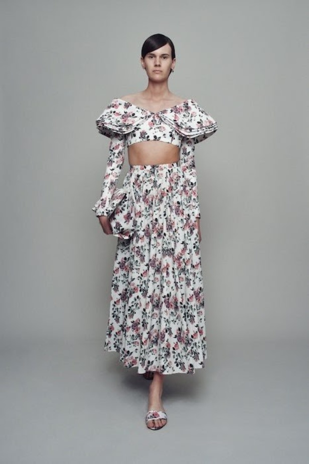 عرض ازياء مجموعة Emilia Wickstead ربيع وصيف 2021 من اسبوع لندن للموضة