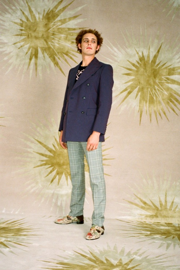 عرض ازياء Vivienne Westwood لربيع وصيف 2021 من اسبوع لندن للموضة