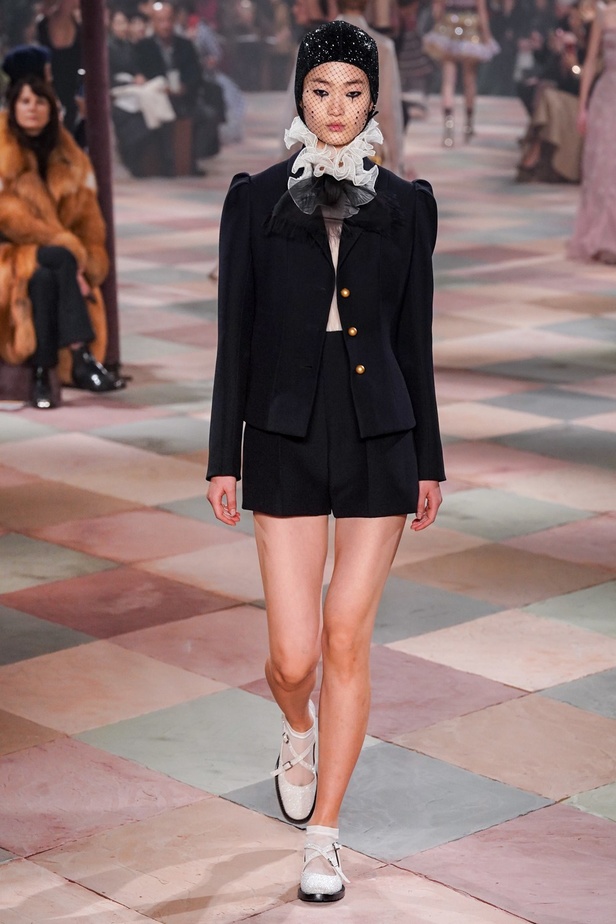 عرض أزياء Christian Dior للهوت كوتور لربيع وصيف 2019 !