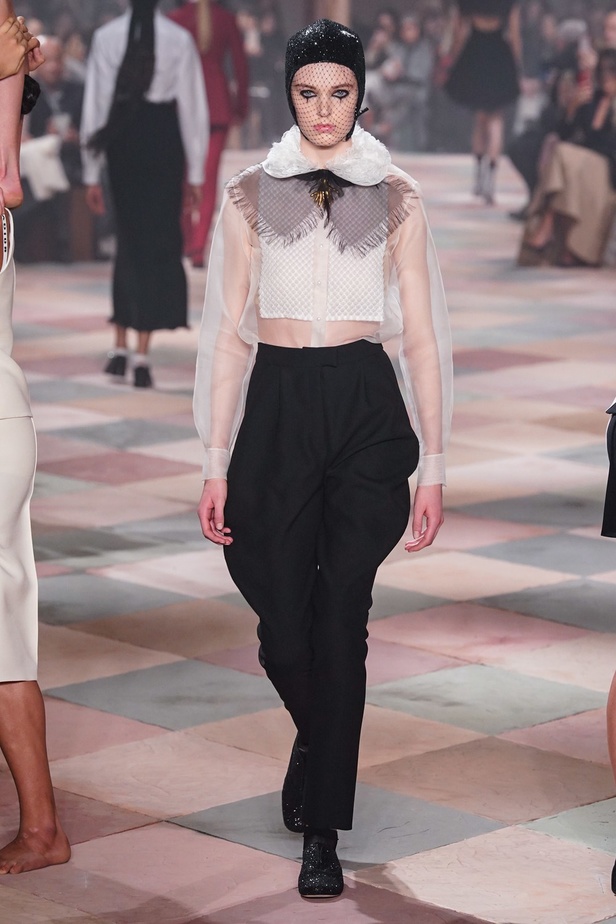 عرض أزياء Christian Dior للهوت كوتور لربيع وصيف 2019 !