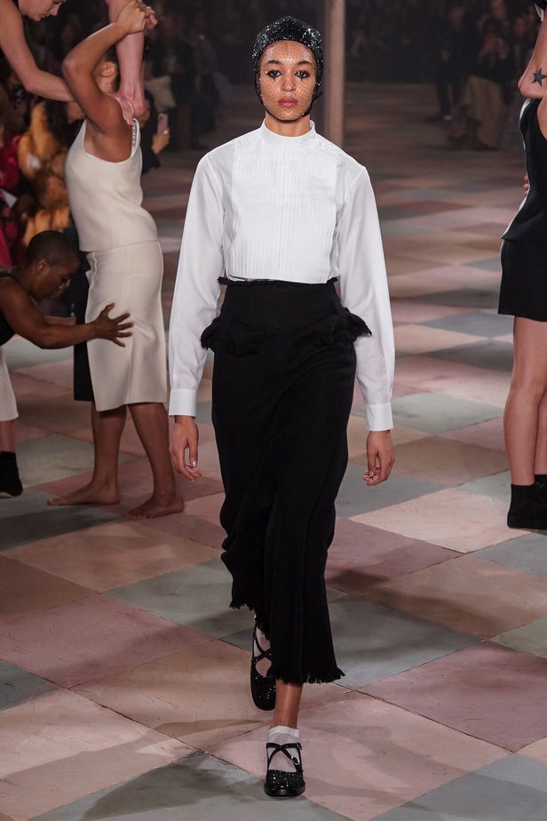 عرض أزياء Christian Dior للهوت كوتور لربيع وصيف 2019 !