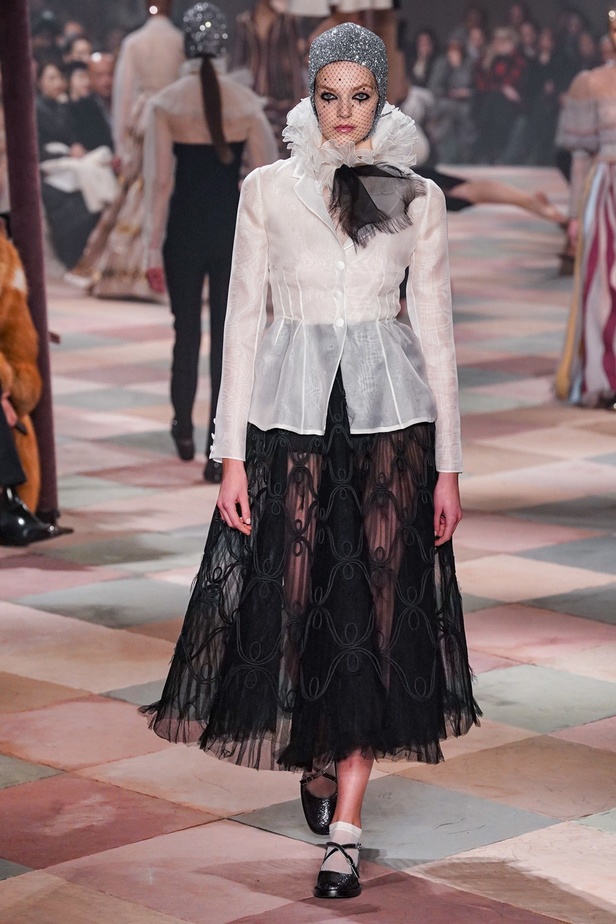 عرض أزياء Christian Dior للهوت كوتور لربيع وصيف 2019 !