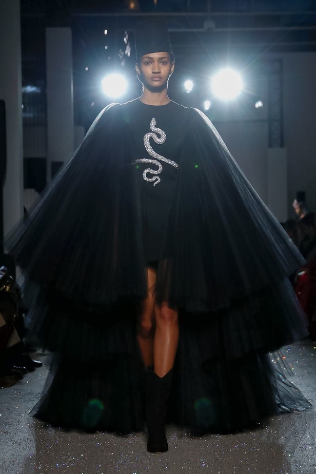 مجموعة الألبسة الراقية من جيامباتيستا فالي لربيع 2019