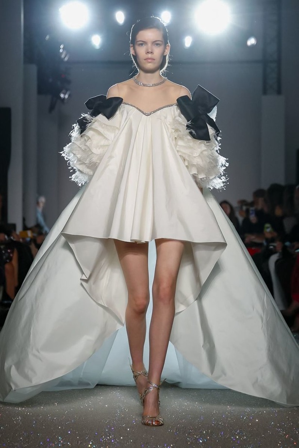 مجموعة الألبسة الراقية من جيامباتيستا فالي لربيع 2019