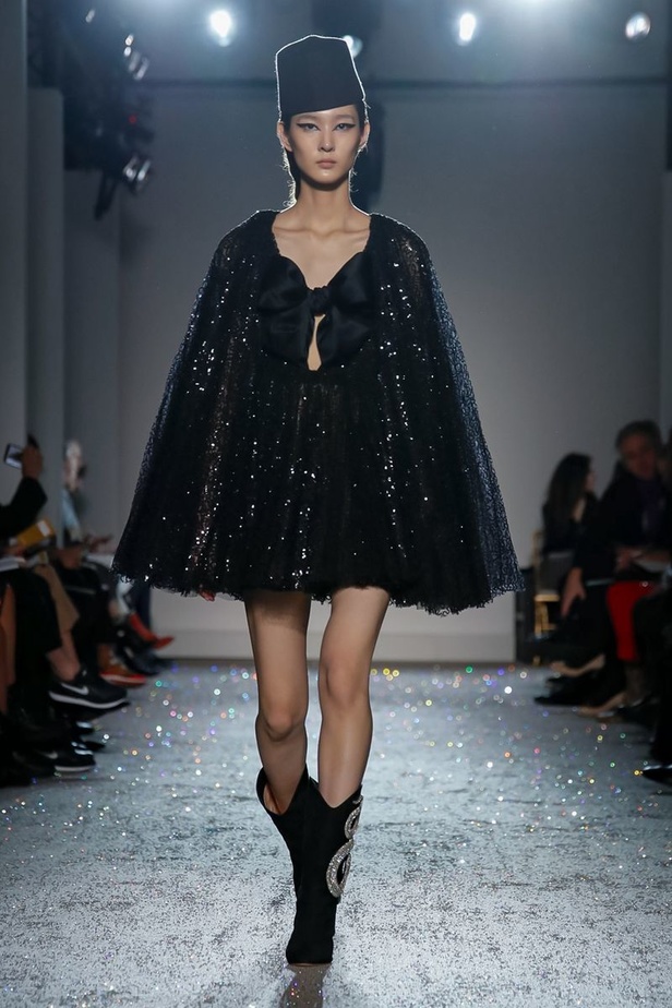 مجموعة الألبسة الراقية من جيامباتيستا فالي لربيع 2019