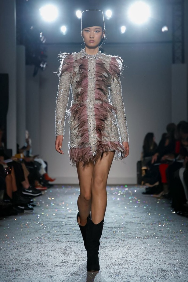 مجموعة الألبسة الراقية من جيامباتيستا فالي لربيع 2019