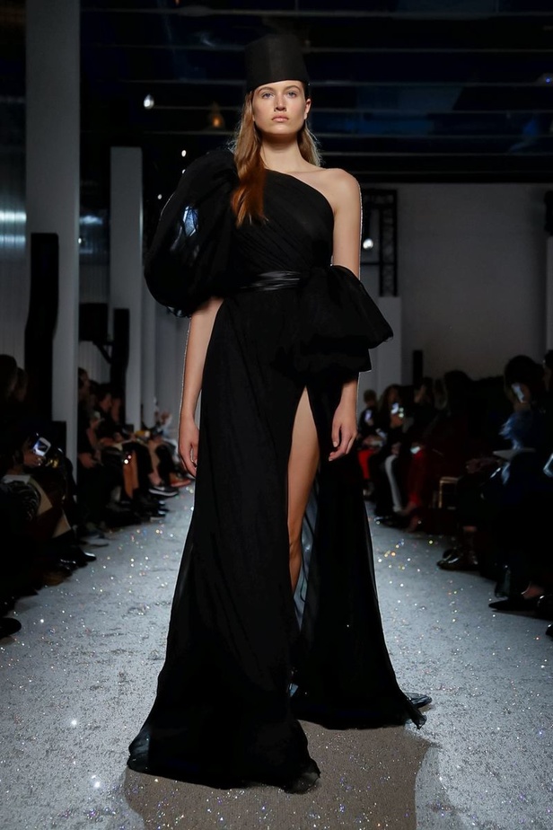 مجموعة الألبسة الراقية من جيامباتيستا فالي لربيع 2019