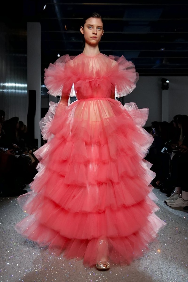 مجموعة الألبسة الراقية من جيامباتيستا فالي لربيع 2019