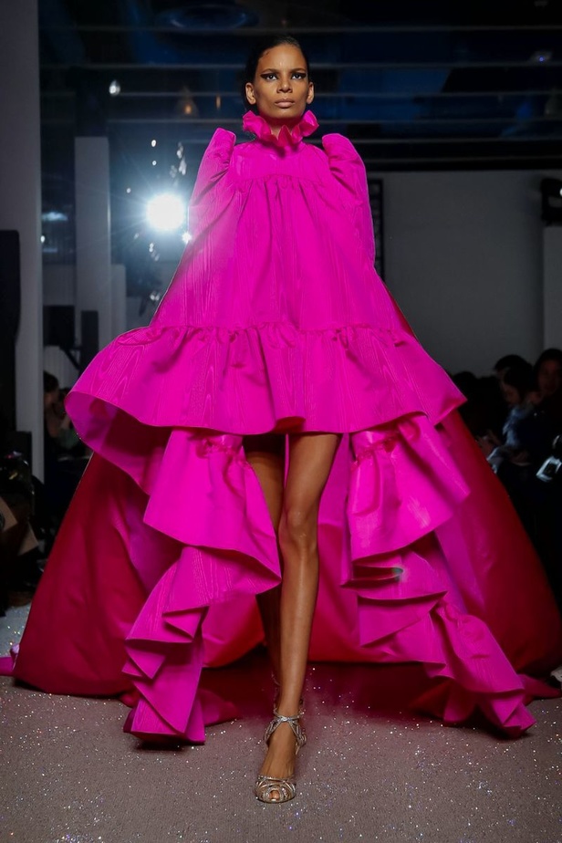 مجموعة الألبسة الراقية من جيامباتيستا فالي لربيع 2019