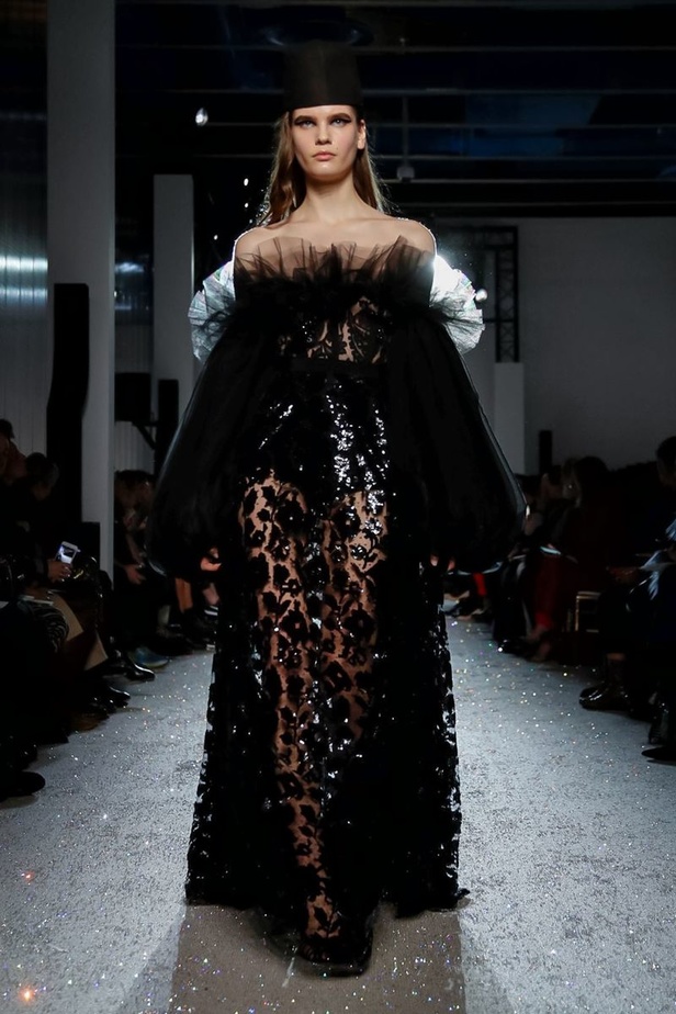 مجموعة الألبسة الراقية من جيامباتيستا فالي لربيع 2019