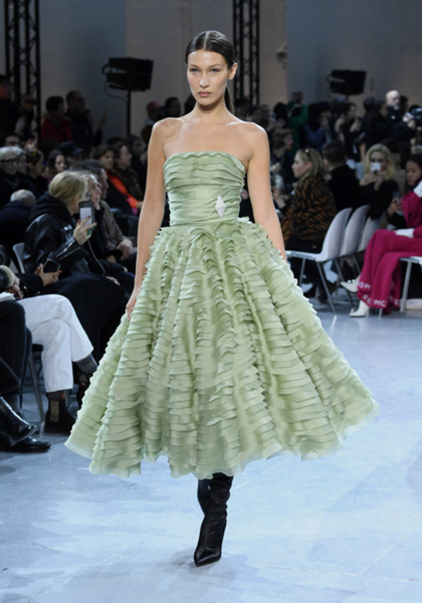 عرض مجموعة Alexandre Vauthier للازياء الراقية ربيع وصيف 2020