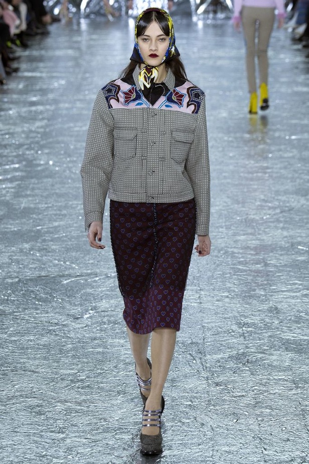 عرض أزياء ماري كاترانتزو للألبسة الجاهزة لخريف شتاء 2016