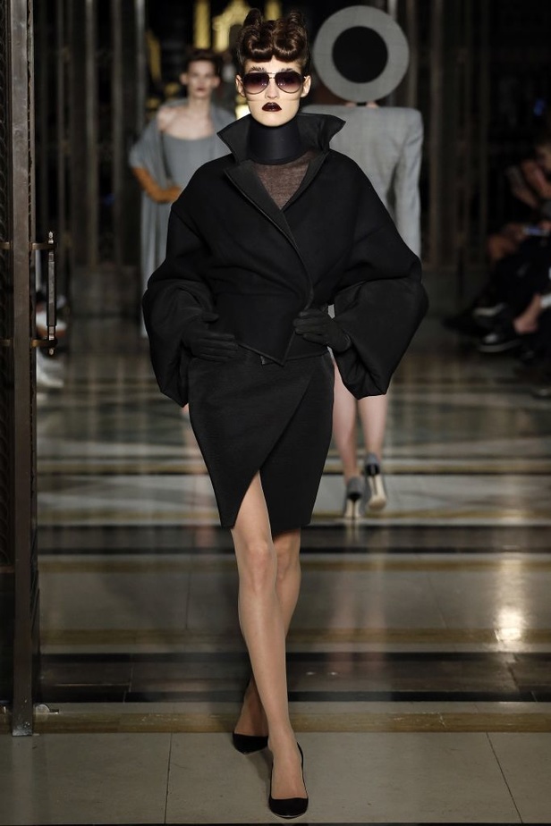 عرض أزياء المصمم غاريث بو لخريف وشتاء 2016