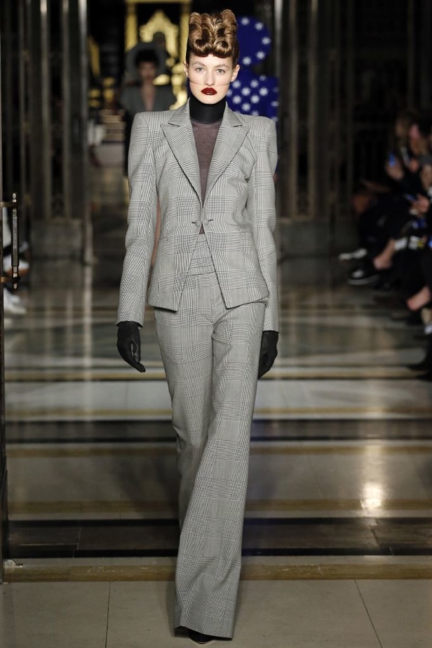 عرض أزياء المصمم غاريث بو لخريف وشتاء 2016