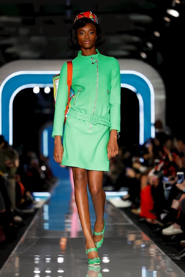 عرض ازياء موسكينو لخريف وشتاء 2018