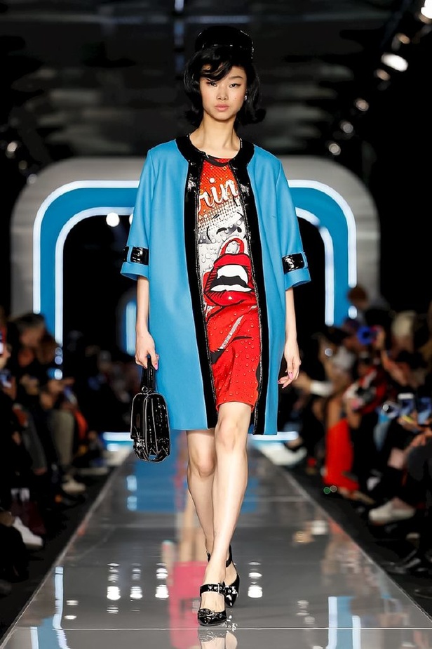 عرض ازياء موسكينو لخريف وشتاء 2018