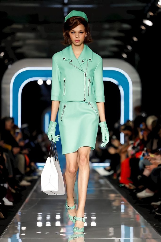 عرض ازياء موسكينو لخريف وشتاء 2018