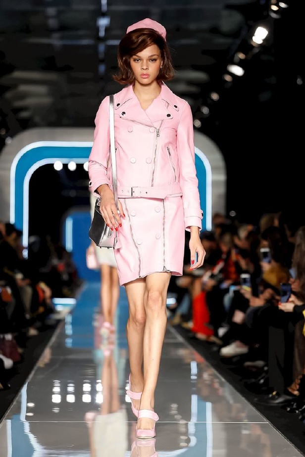 عرض ازياء موسكينو لخريف وشتاء 2018