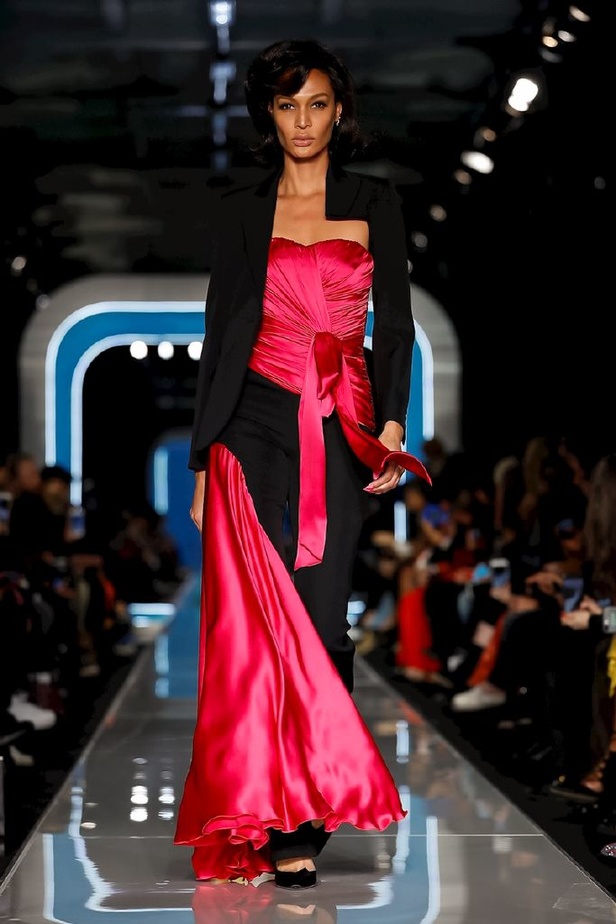 عرض ازياء موسكينو لخريف وشتاء 2018