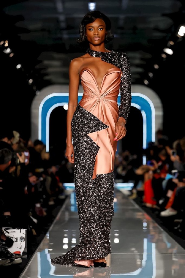 عرض ازياء موسكينو لخريف وشتاء 2018