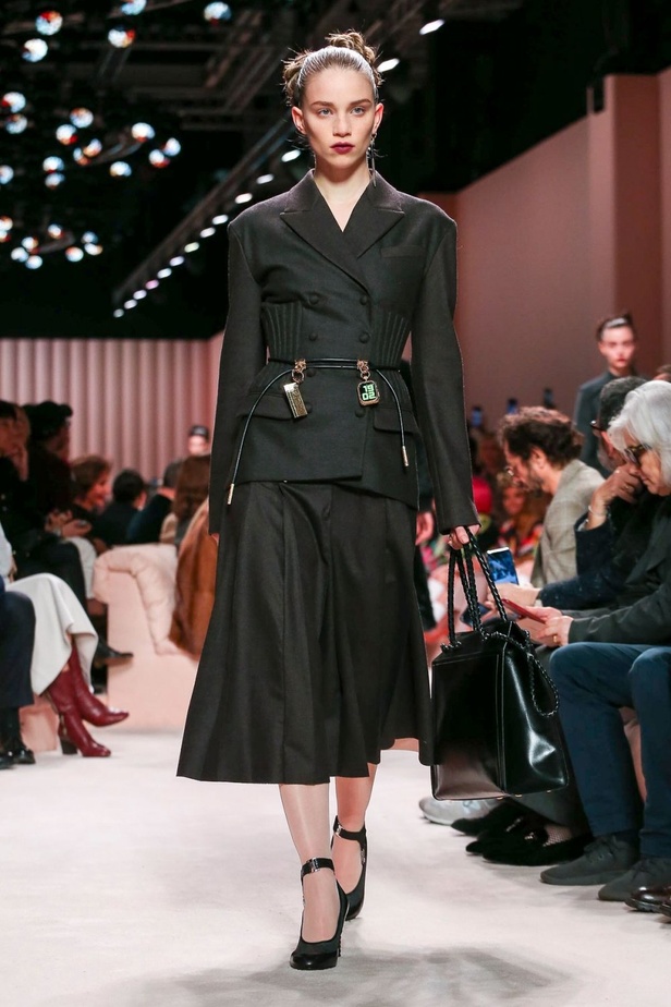 مجموعة فندي FENDI لخريف وشتاء 2020-2021 خلال اسبوع الموضة في ميلانو 